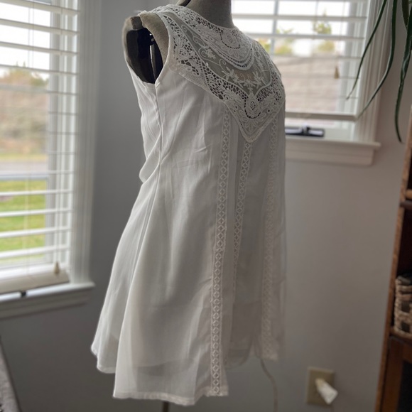 NWT Lovely Off White Embroidered Sleeveless Top M - Picture 8 of 16